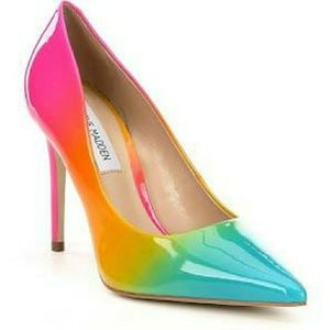 BRAND NEW STEVE MADDEN ZANEY RAINBOW PUMP